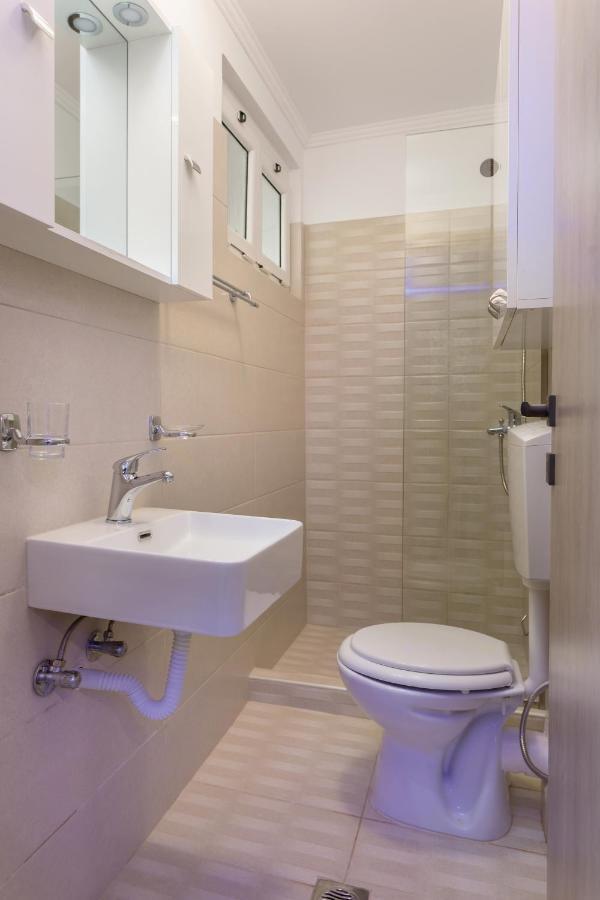 Evia'S Apartment - New Apartment In Town! 扎金索斯镇 外观 照片